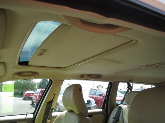 2002 Volvo V70 XC EX - DUAL Power Doors