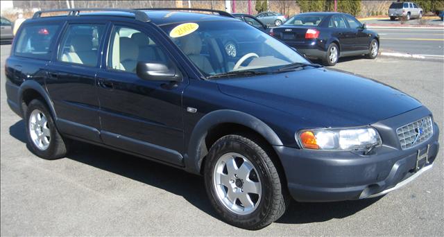 2002 Volvo V70 XC LE 4D Passenger Van