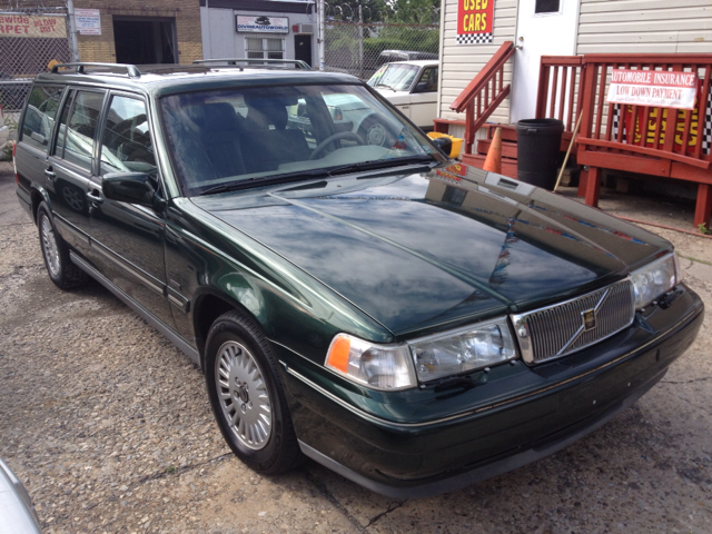 1998 Volvo V90 Base