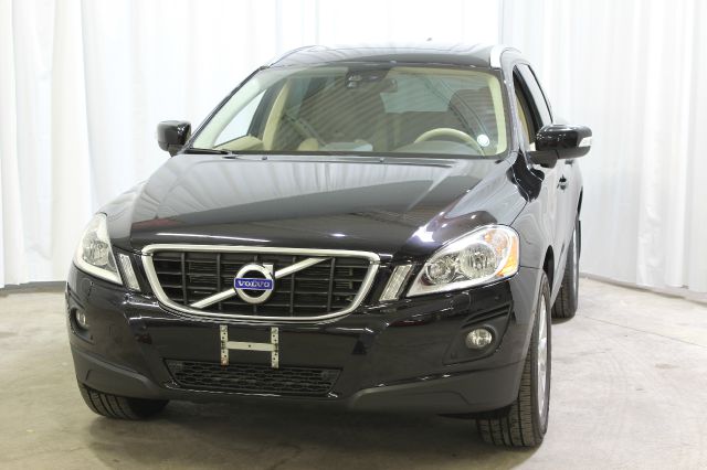 2010 Volvo XC60 3.0si Navigation Pano Htd Sts