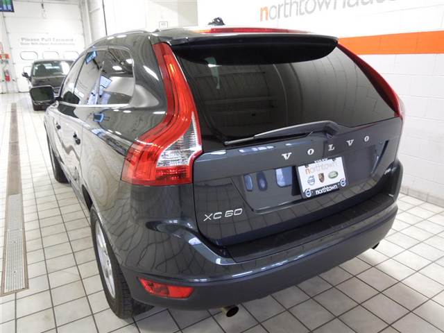 2011 Volvo XC60 SES 5dr