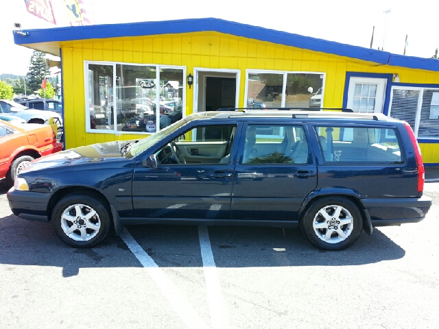 1999 Volvo XC70 EX - DUAL Power Doors