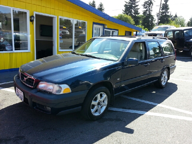 1999 Volvo XC70 EX - DUAL Power Doors