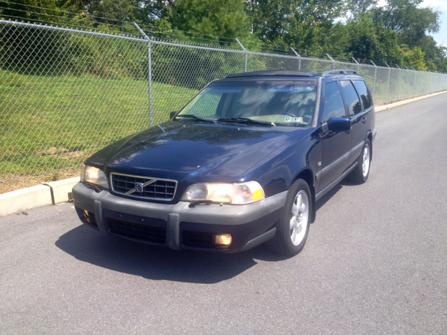 2000 Volvo XC70 EX - DUAL Power Doors