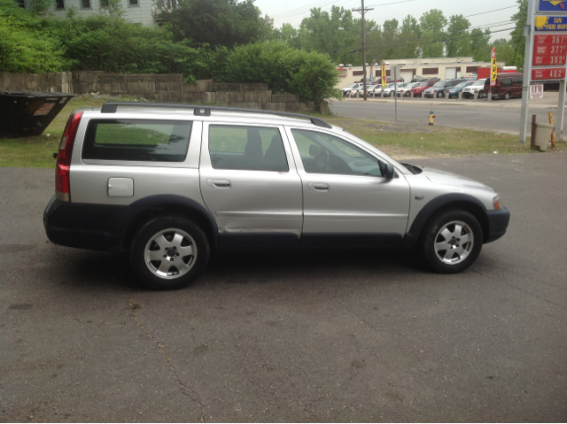 2001 Volvo XC70 EX - DUAL Power Doors