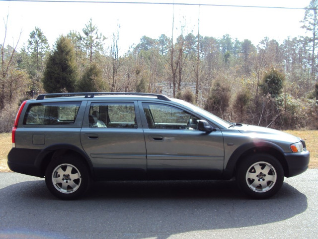 2002 Volvo XC70 Convertible 2D Clk32