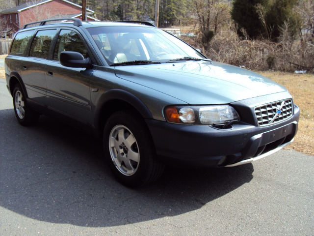 2002 Volvo XC70 Convertible 2D Clk32