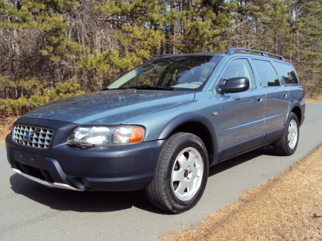 2002 Volvo XC70 Convertible 2D Clk32