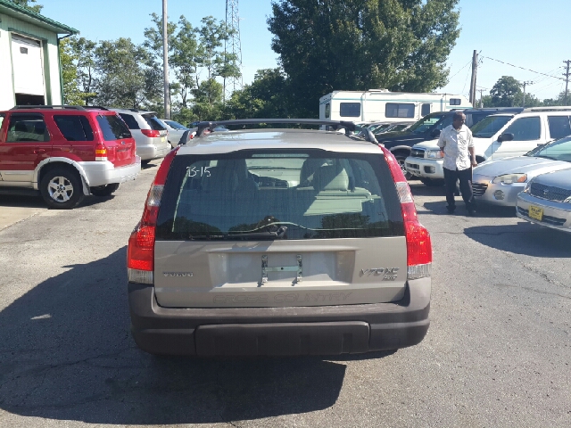 2002 Volvo XC70 EX - DUAL Power Doors