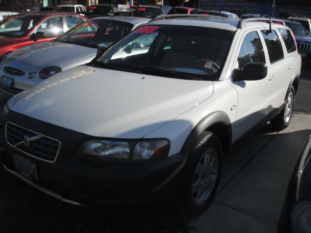 2003 Volvo XC70 LE 4D Passenger Van