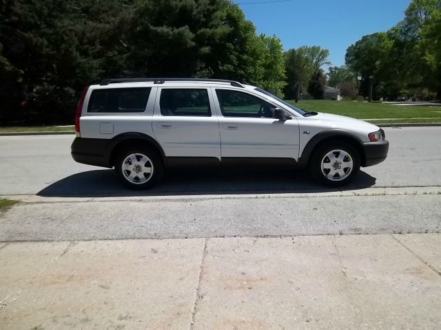 2003 Volvo XC70 LE 4D Passenger Van