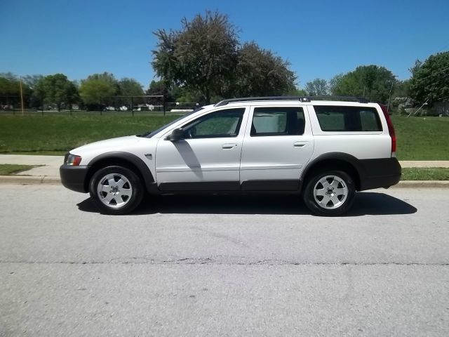 2003 Volvo XC70 LE 4D Passenger Van