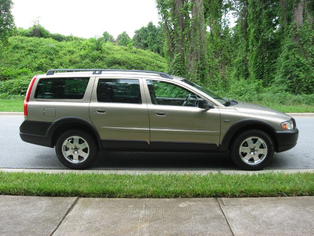 2003 Volvo XC70 LE 4D Passenger Van