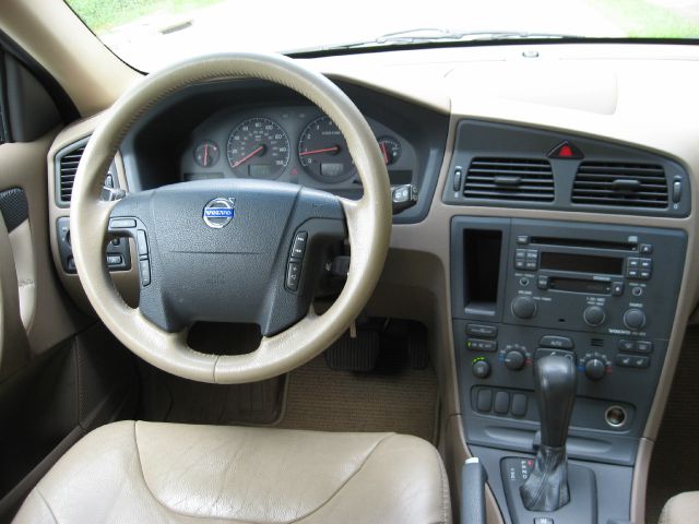 2003 Volvo XC70 LE 4D Passenger Van