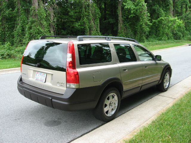 2003 Volvo XC70 LE 4D Passenger Van