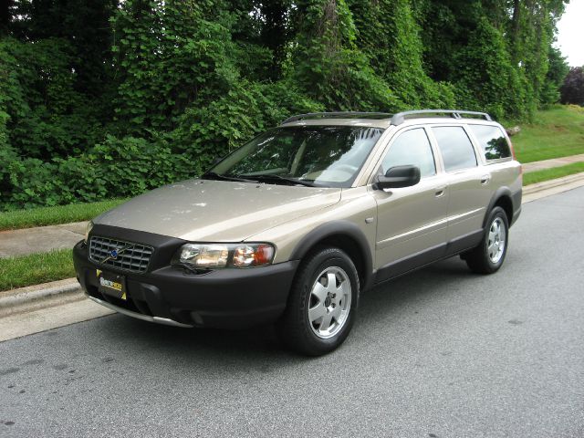 2003 Volvo XC70 LE 4D Passenger Van