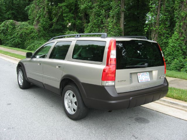 2003 Volvo XC70 LE 4D Passenger Van