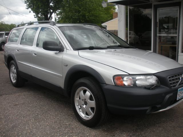 2003 Volvo XC70 LE 4D Passenger Van