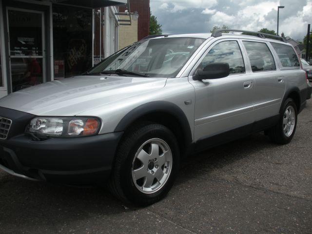 2003 Volvo XC70 LE 4D Passenger Van