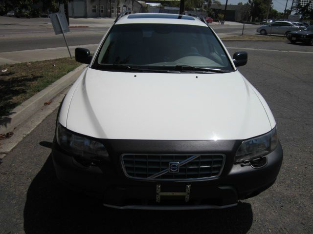 2003 Volvo XC70 LE 4D Passenger Van