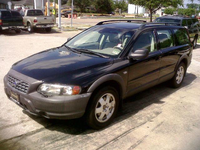 2004 Volvo XC70 LE 4D Passenger Van