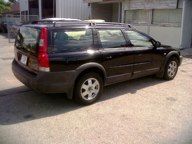 2004 Volvo XC70 LE 4D Passenger Van