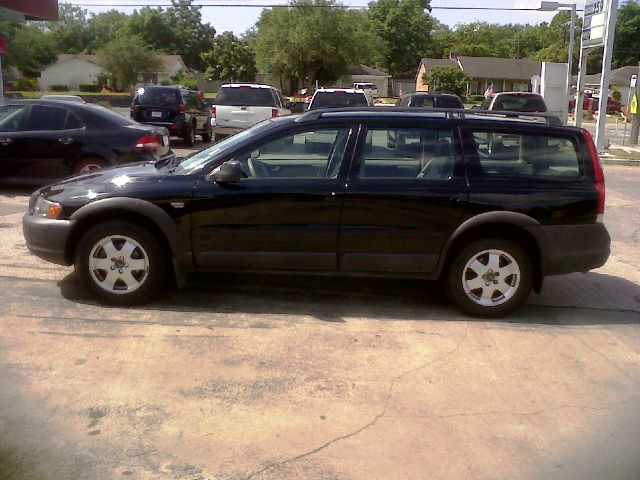 2004 Volvo XC70 LE 4D Passenger Van