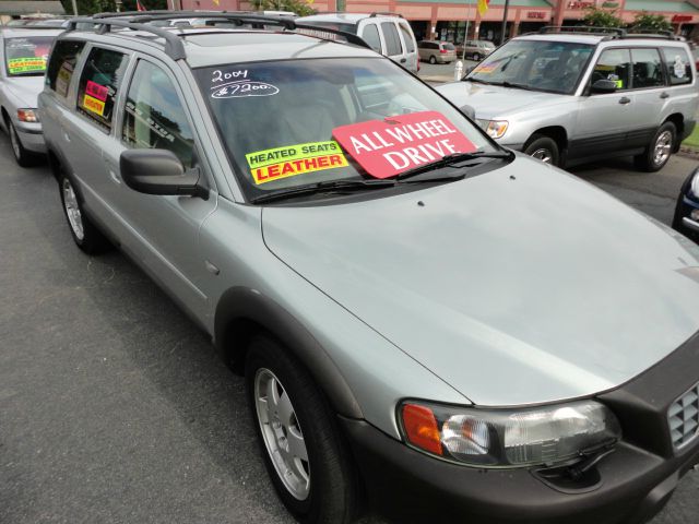 2004 Volvo XC70 LE 4D Passenger Van