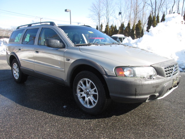 2004 Volvo XC70 4WD 4dr Sport