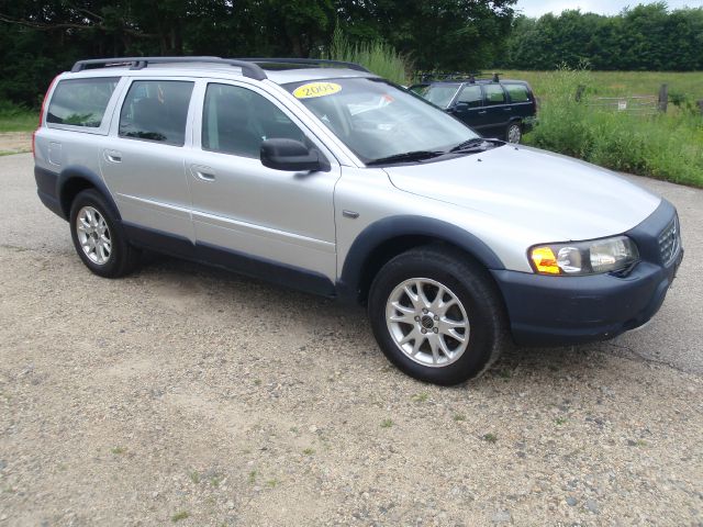 2004 Volvo XC70 LE 4D Passenger Van