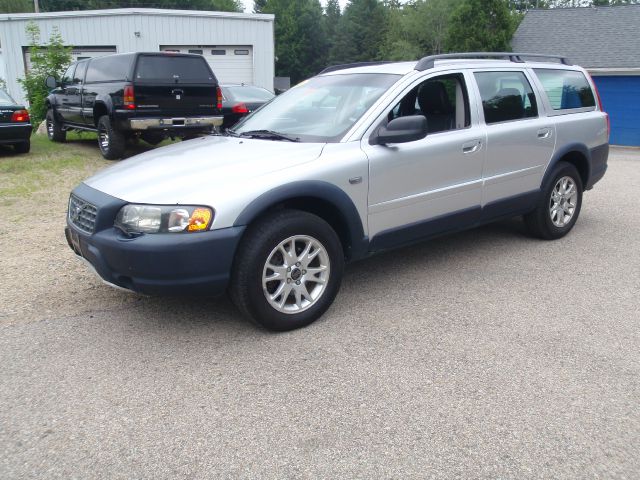 2004 Volvo XC70 LE 4D Passenger Van