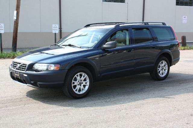 2004 Volvo XC70 LE 4D Passenger Van