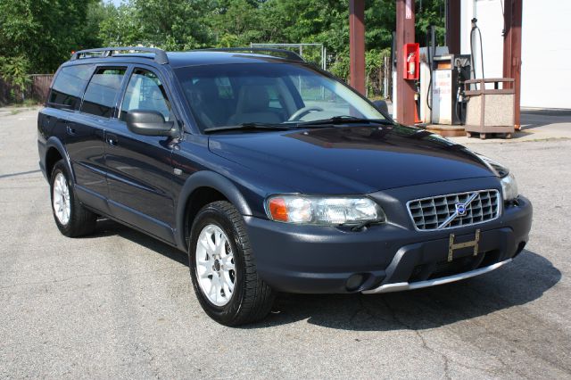 2004 Volvo XC70 LE 4D Passenger Van