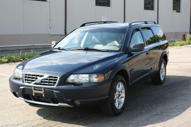 2004 Volvo XC70 LE 4D Passenger Van