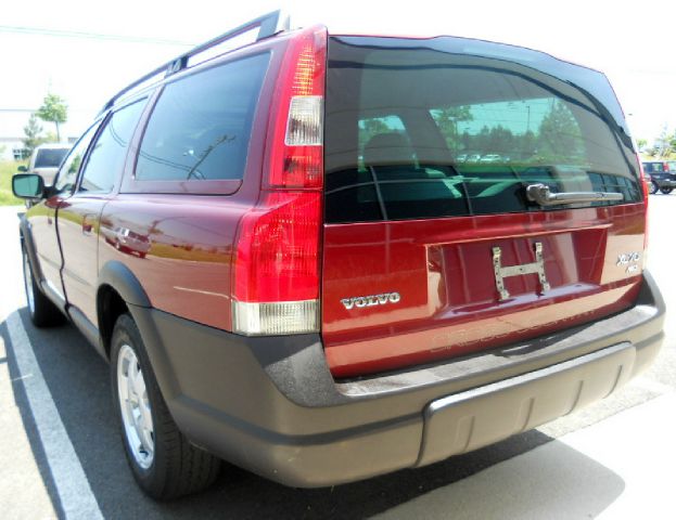 2004 Volvo XC70 LE 4D Passenger Van