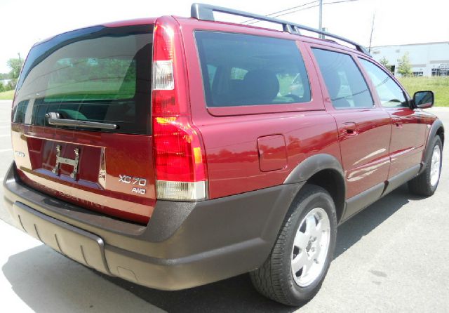 2004 Volvo XC70 LE 4D Passenger Van