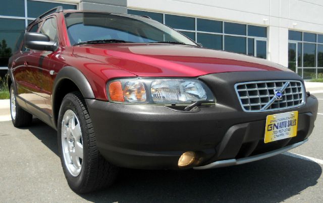 2004 Volvo XC70 LE 4D Passenger Van