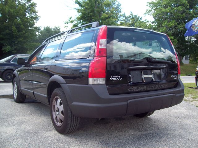 2004 Volvo XC70 LE 4D Passenger Van