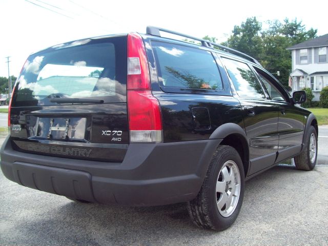 2004 Volvo XC70 LE 4D Passenger Van