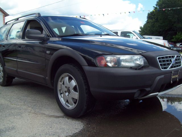 2004 Volvo XC70 LE 4D Passenger Van