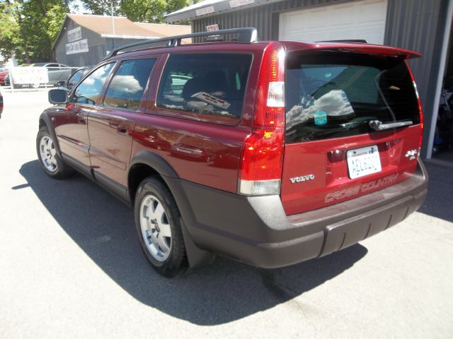 2004 Volvo XC70 SLT 25