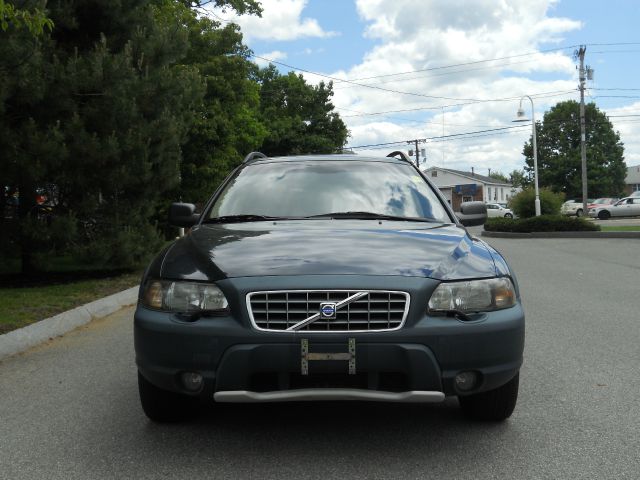 2004 Volvo XC70 LE 4D Passenger Van