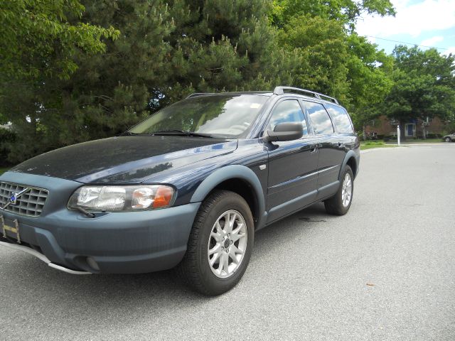 2004 Volvo XC70 LE 4D Passenger Van