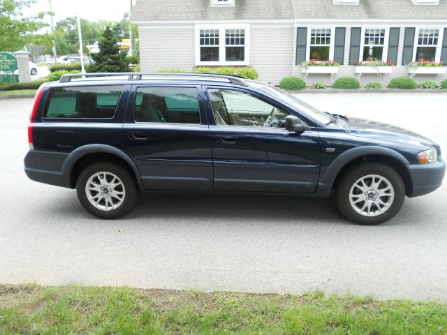 2004 Volvo XC70 LE 4D Passenger Van