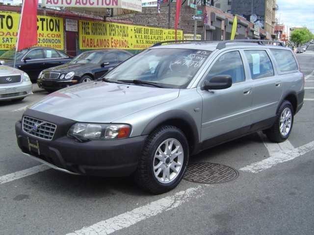 2004 Volvo XC70 4WD 4dr Sport