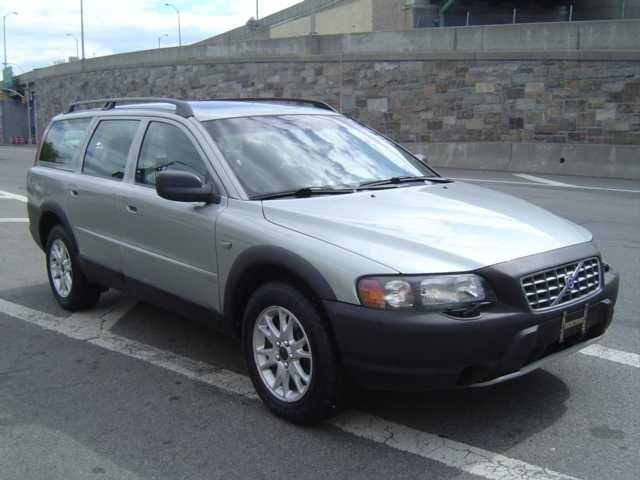 2004 Volvo XC70 4WD 4dr Sport