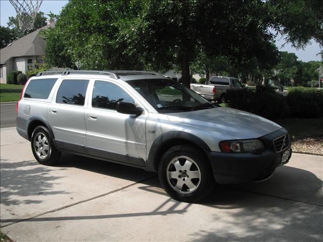 2004 Volvo XC70 Unknown