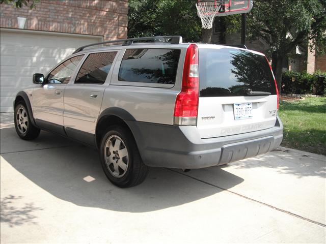 2004 Volvo XC70 Unknown