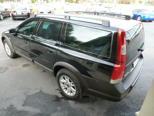 2004 Volvo XC70 LE 4D Passenger Van