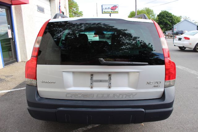 2004 Volvo XC70 LE 4D Passenger Van